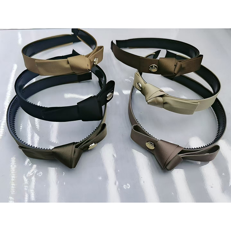 Knotted round hair band
