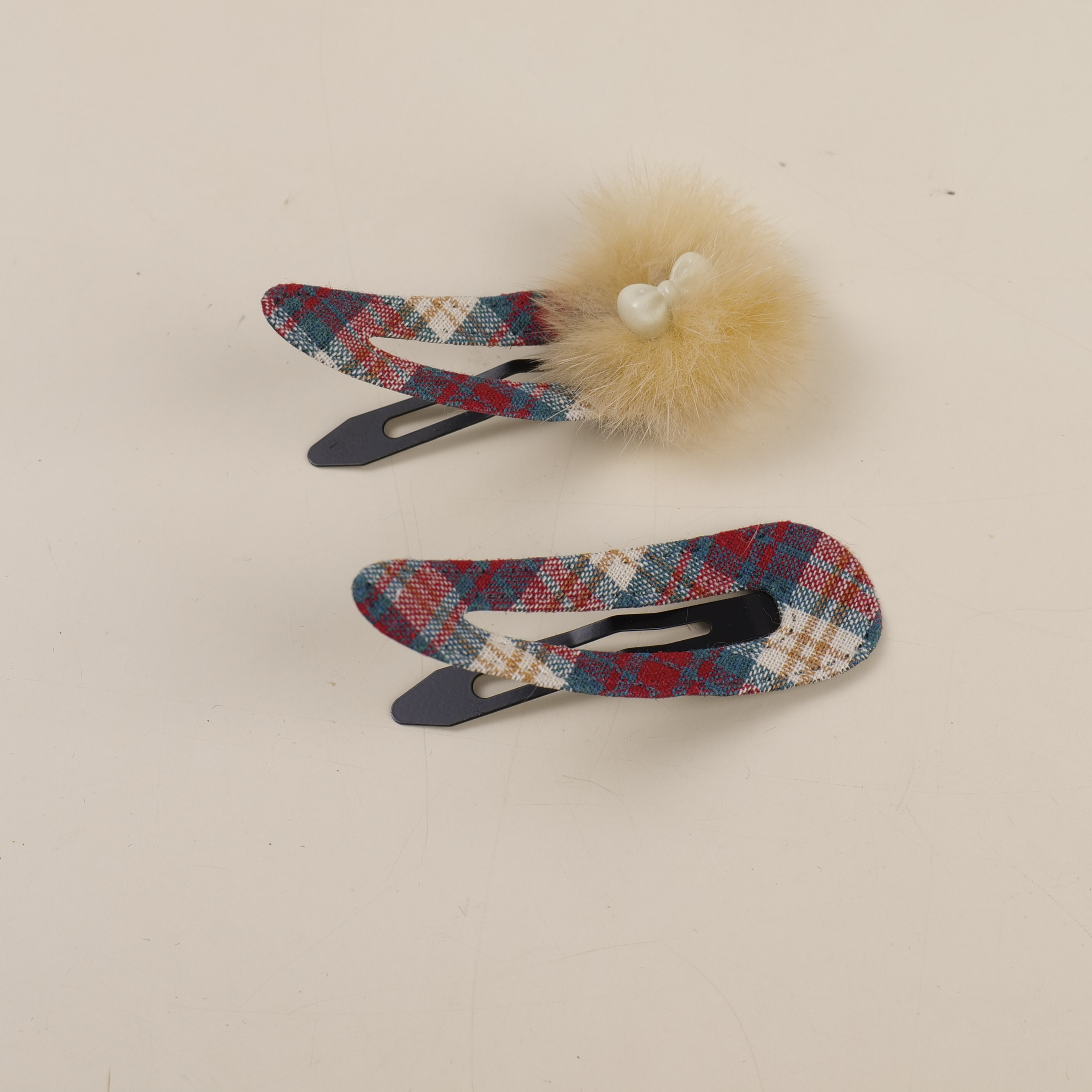 Bowknot Furry Fabric Hair Clip 2pcs-1