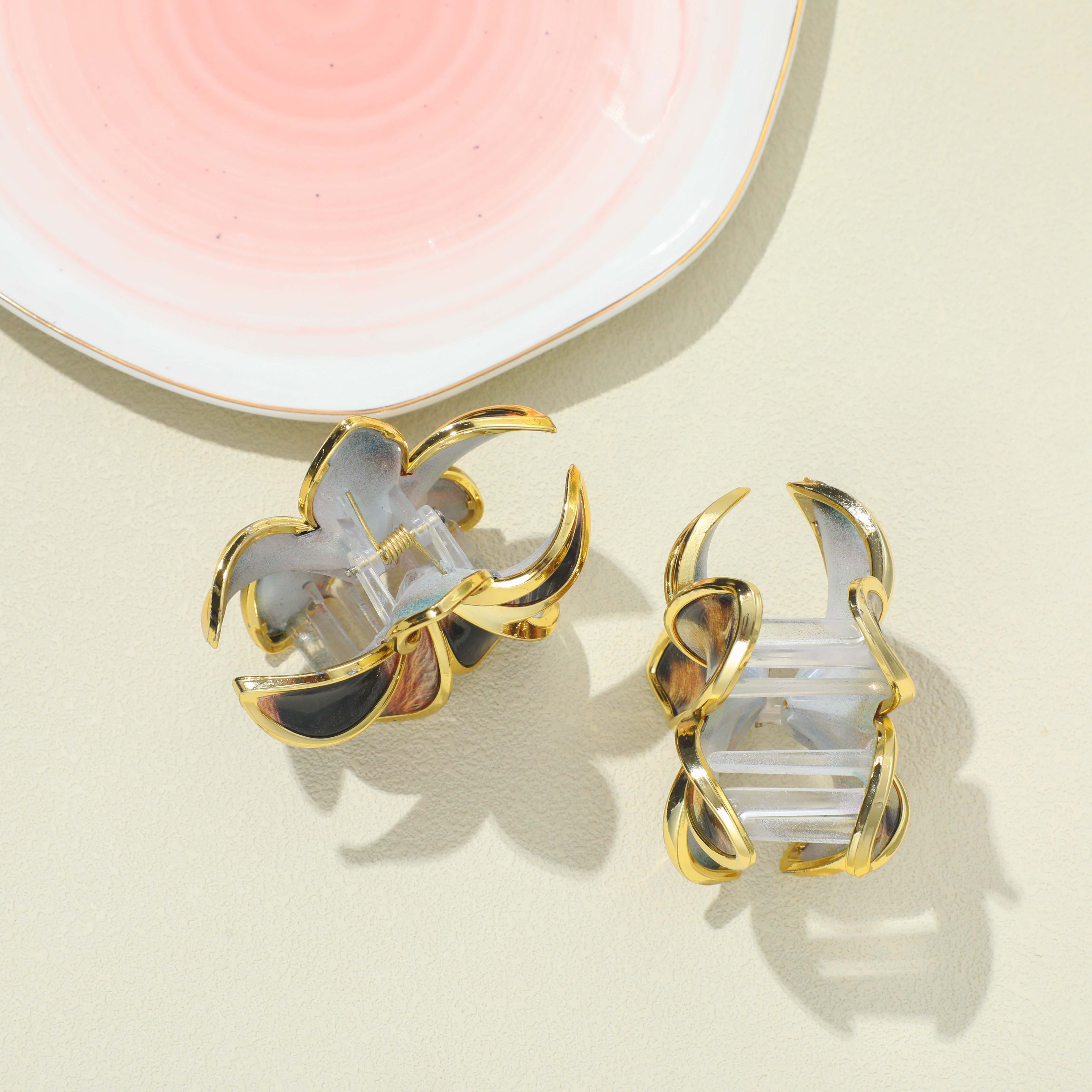 Gold-Edged Leopard Plumeria Hair Claw 8cm