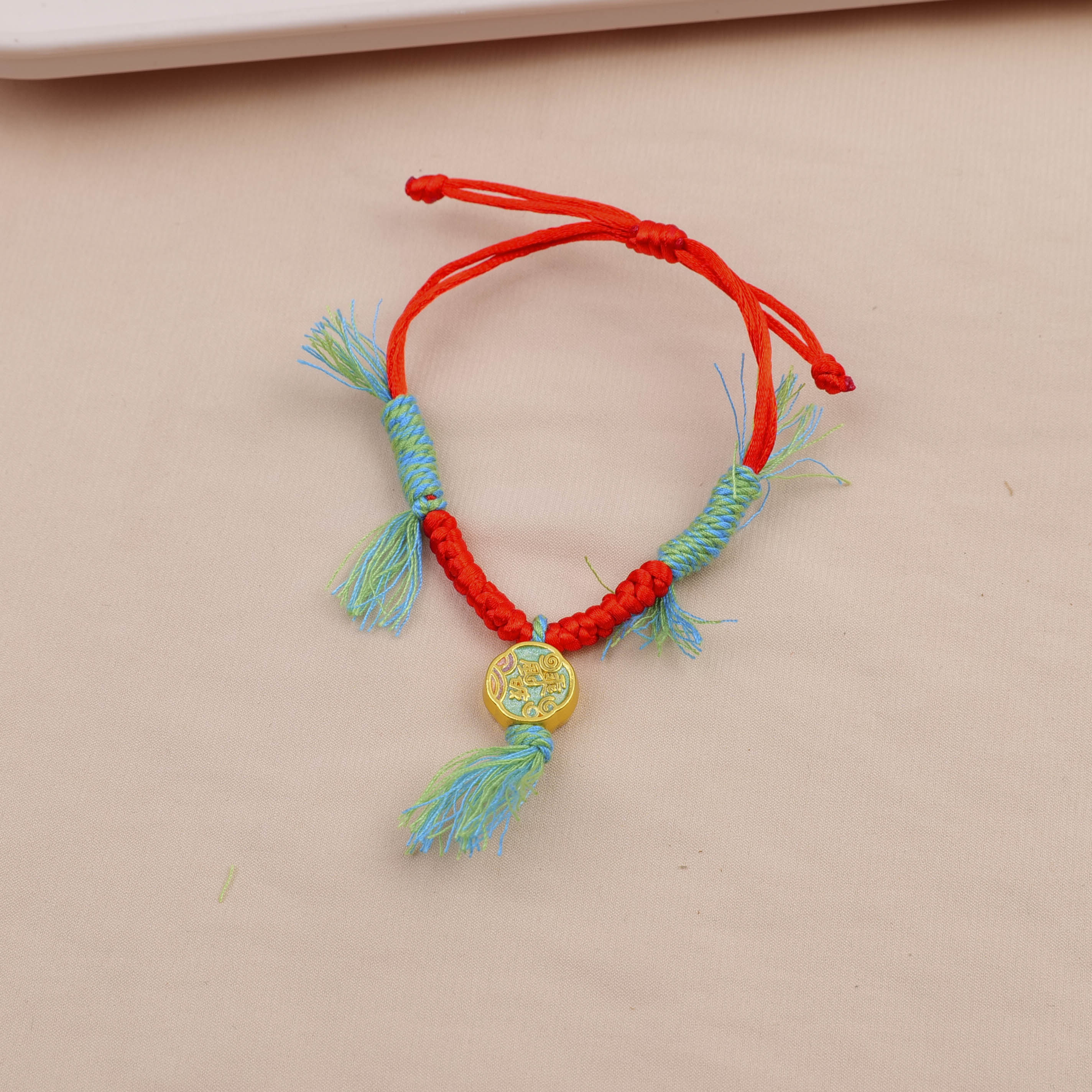 Green Knot Golden Bucket Rotating Bracelet