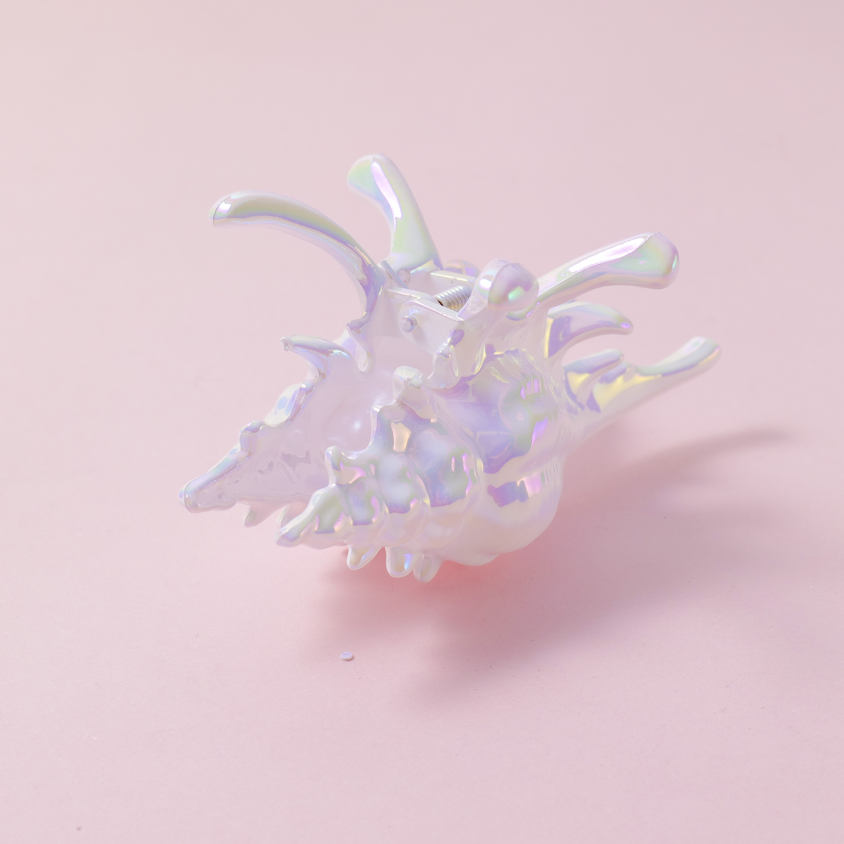 Pearl White Conch Claw Clip