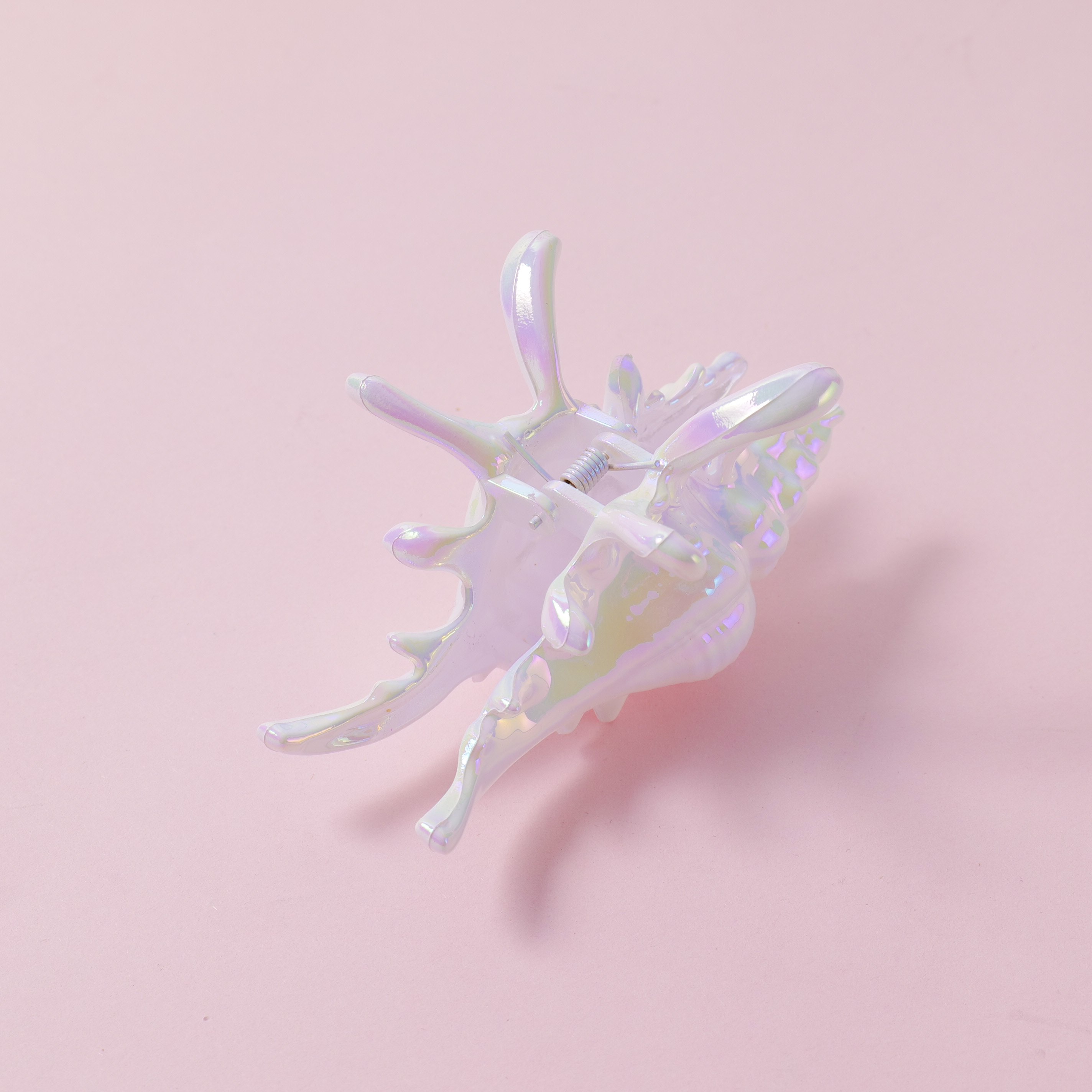 Pearl White Conch Claw Clip