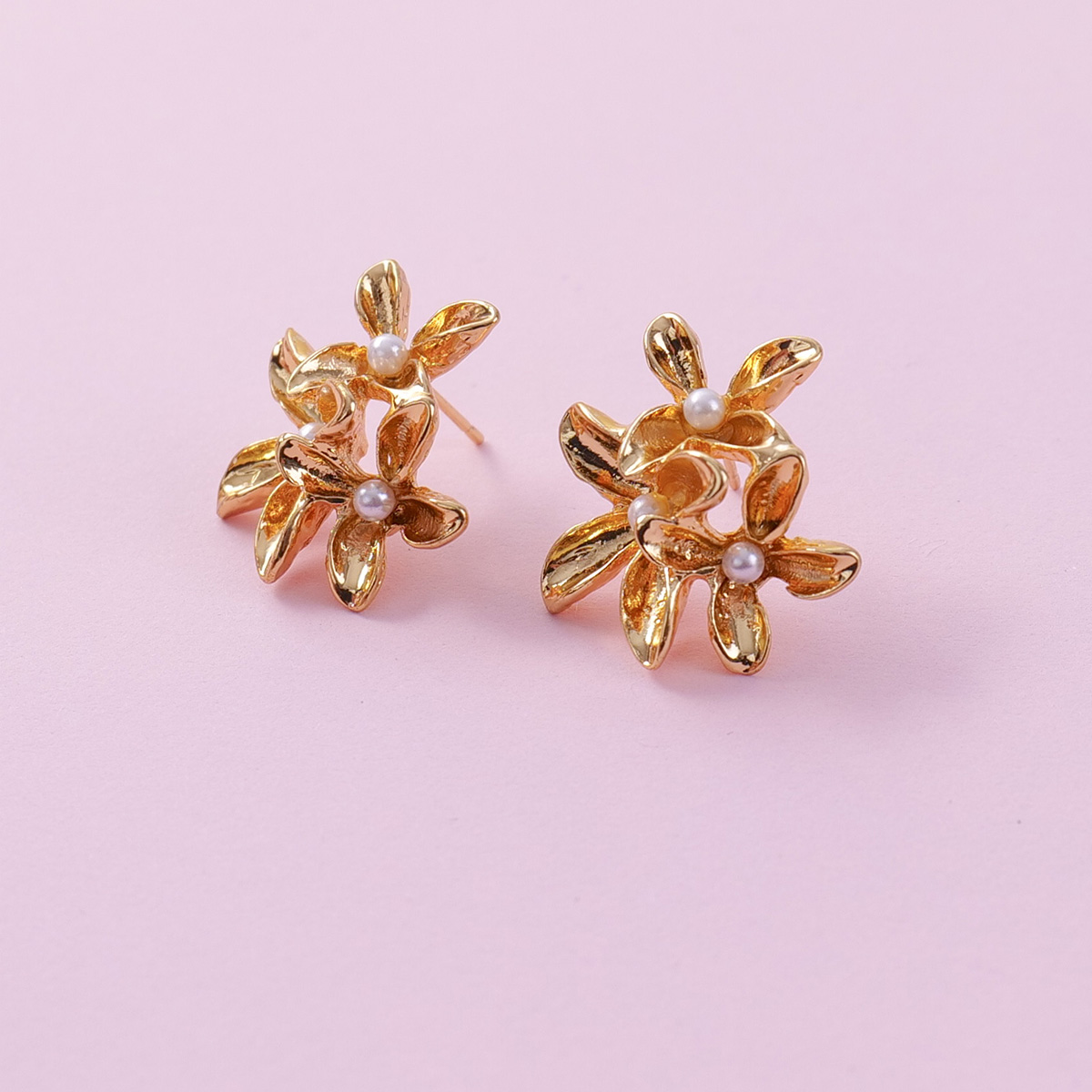 Petal Pearl Earrings