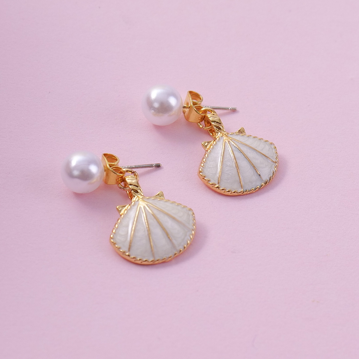 Scallop-Shaped Pearl Earrings