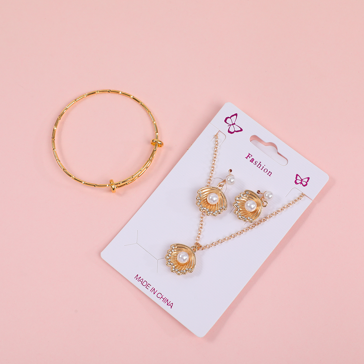 Golden Shell Pearl Necklace, Earrings and Bracelet Set