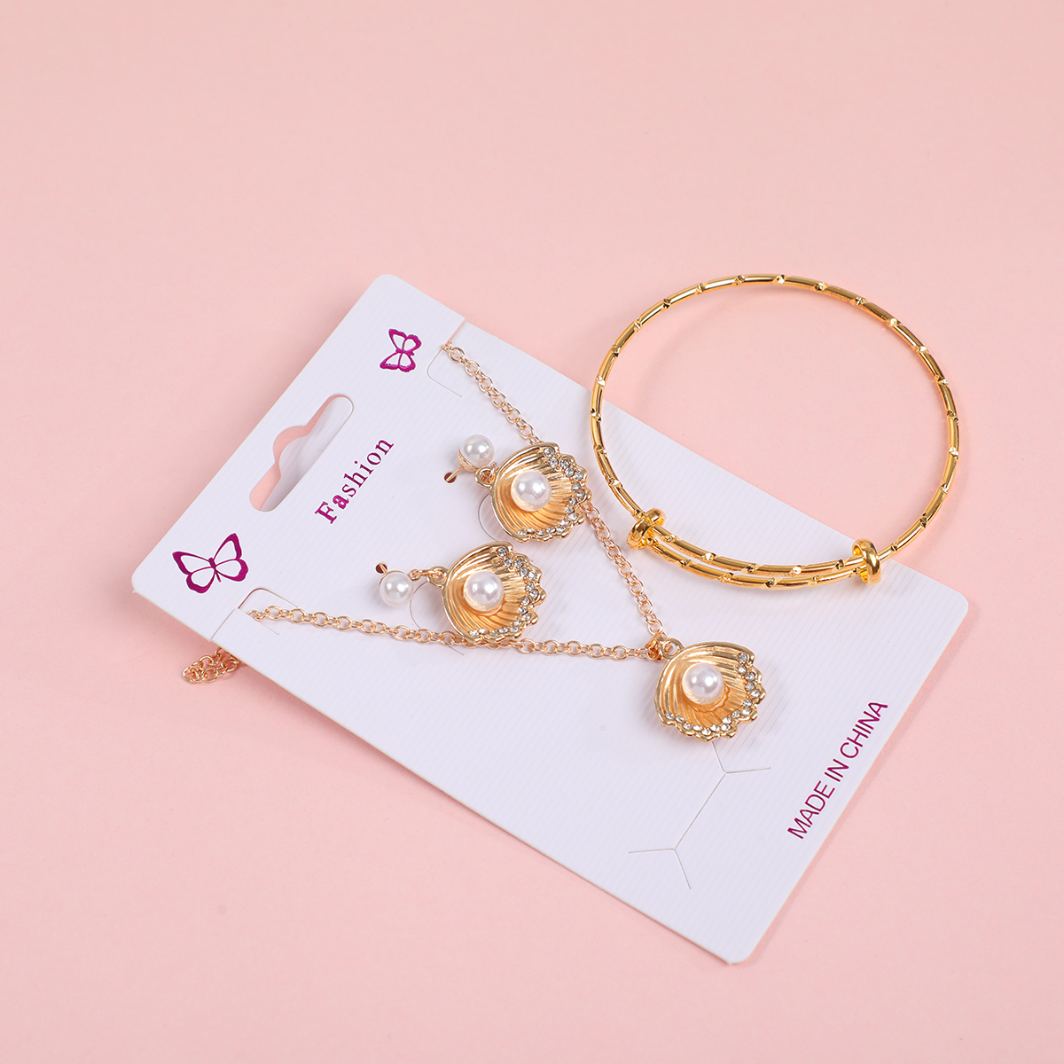 Golden Shell Pearl Necklace, Earrings and Bracelet Set