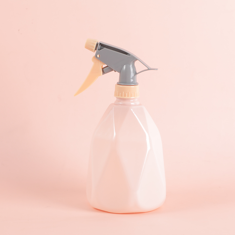 Solid color angular watering can 700ml-6023