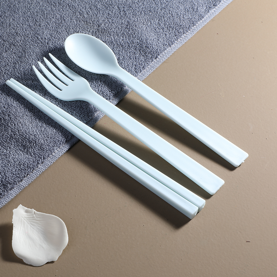 Boxed set of tableware