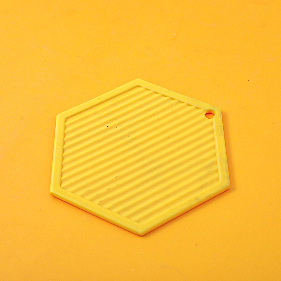 Little yellow duck series-hexagon heat insulated pad-953