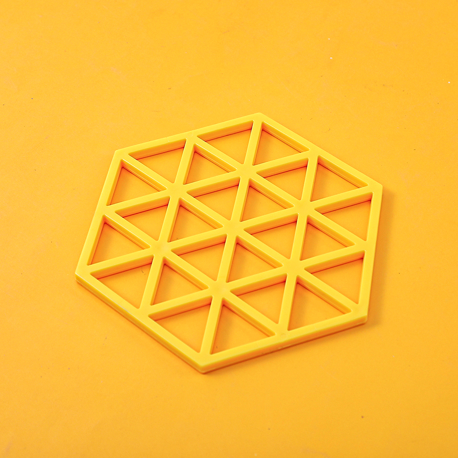 Little yellow duck series-geometric heat insulated pad-951