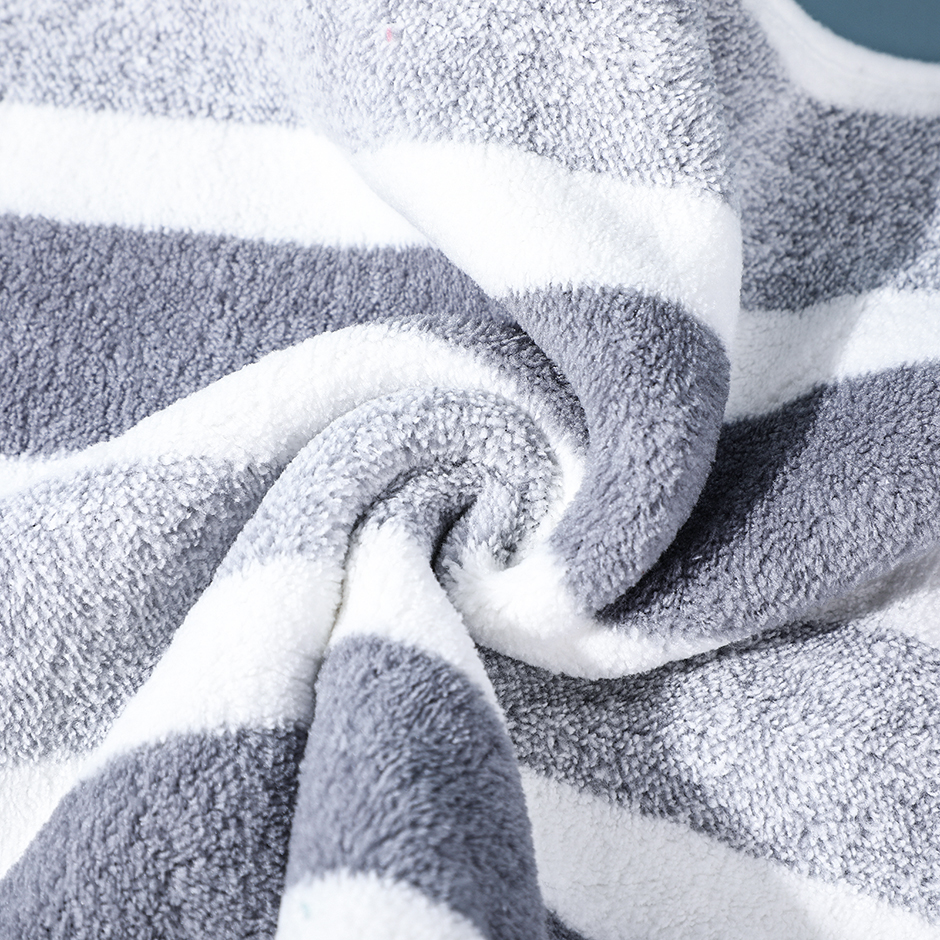Simple bold striped towel 30 x 50
