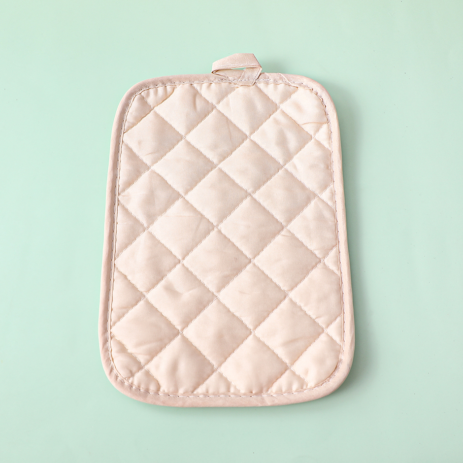 Cotton and linen strawberry heat insulation pad 17 x 25