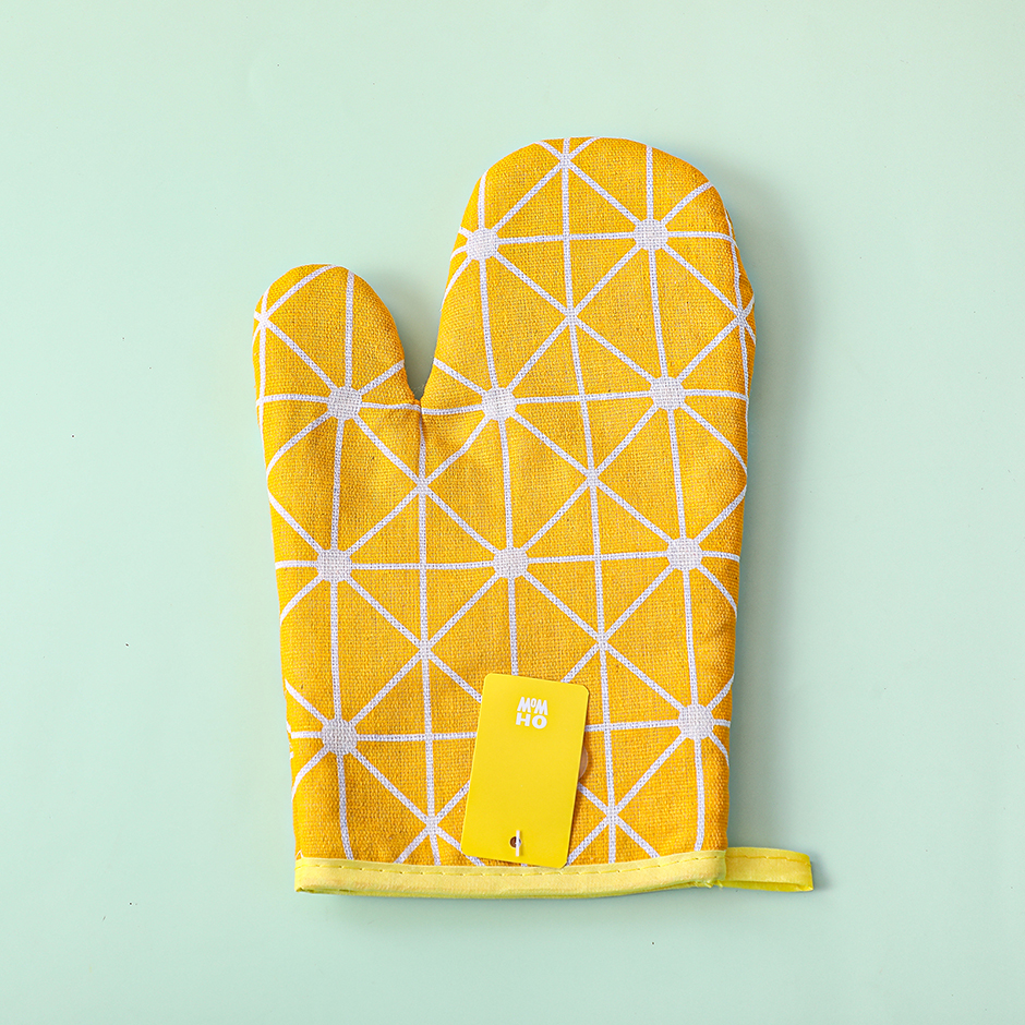 Cotton and linen yellow checkerboard heat insulation gloves