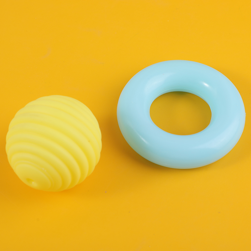 Soft plastic ball bath toy set