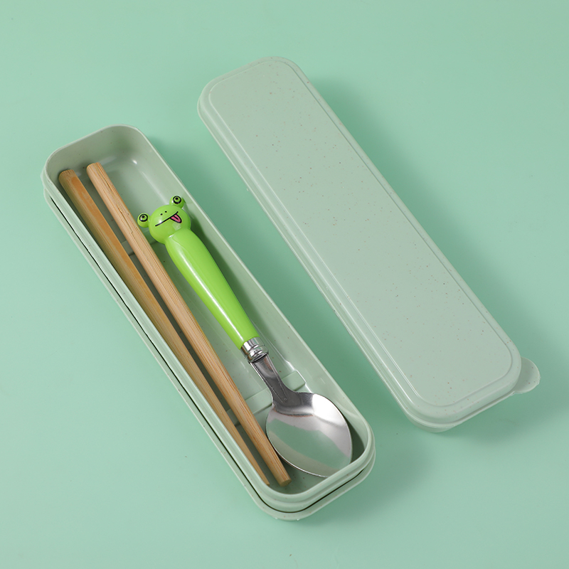 Two-piece frog cutlery set