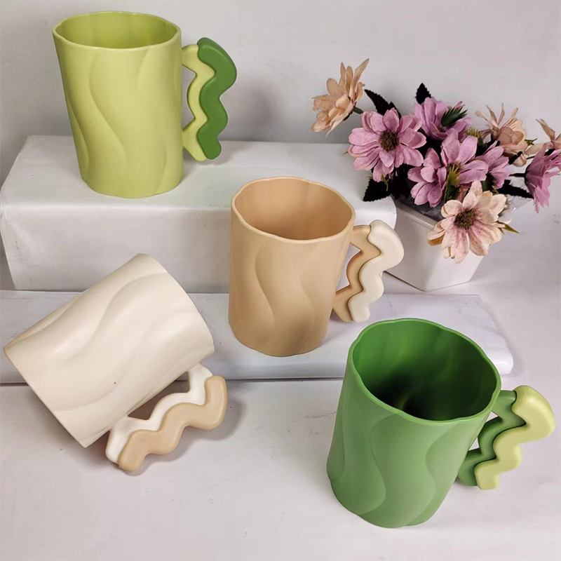 Color matching handle mouthwash cup 360ml-1193