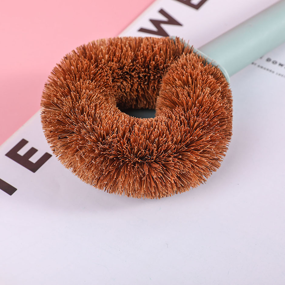 Coconut coir brush with plastic handle and cover