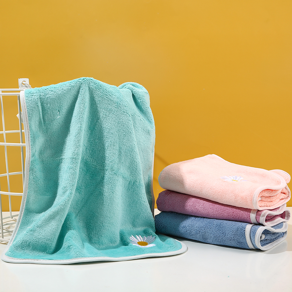 Young style daisy inwrought towel