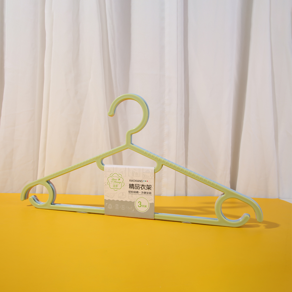 Delicate coat hanger 3pcs 526
