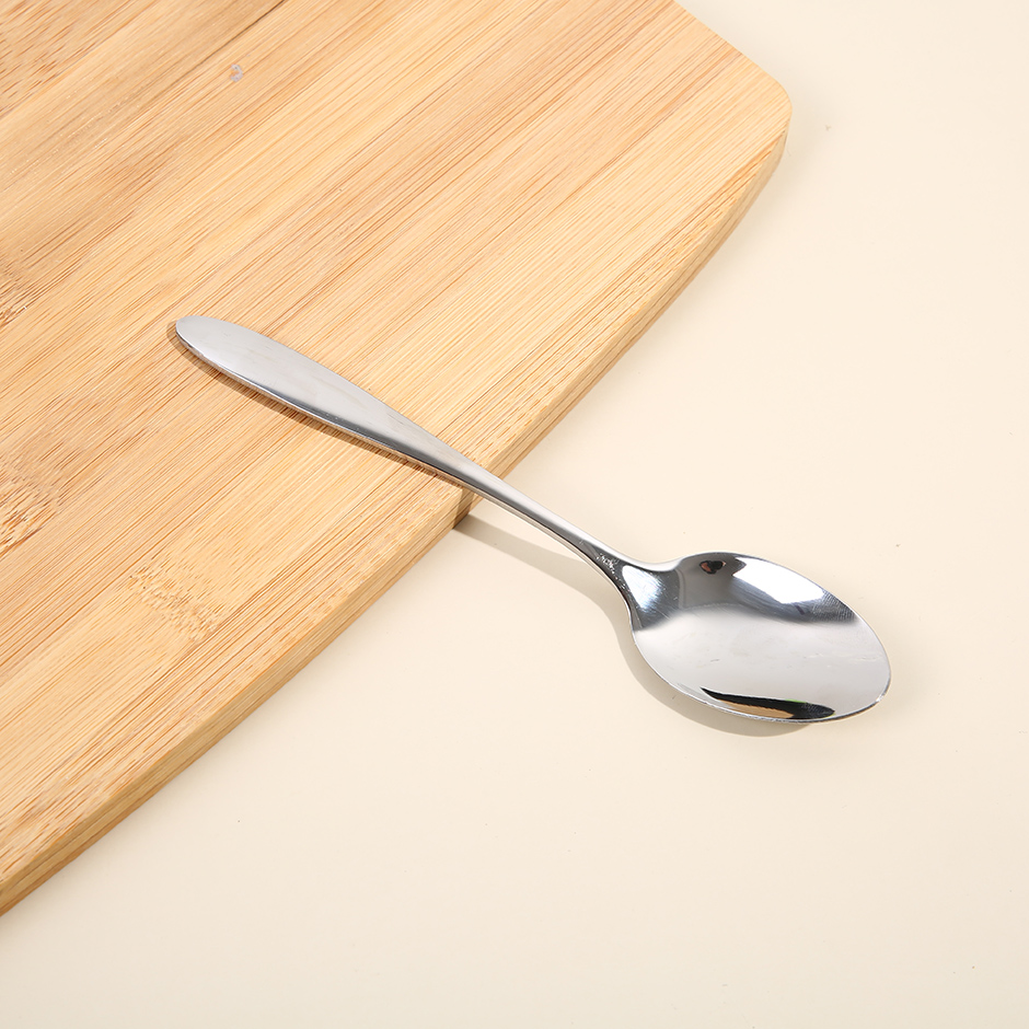 430 Delicate No.4 pointed spoon