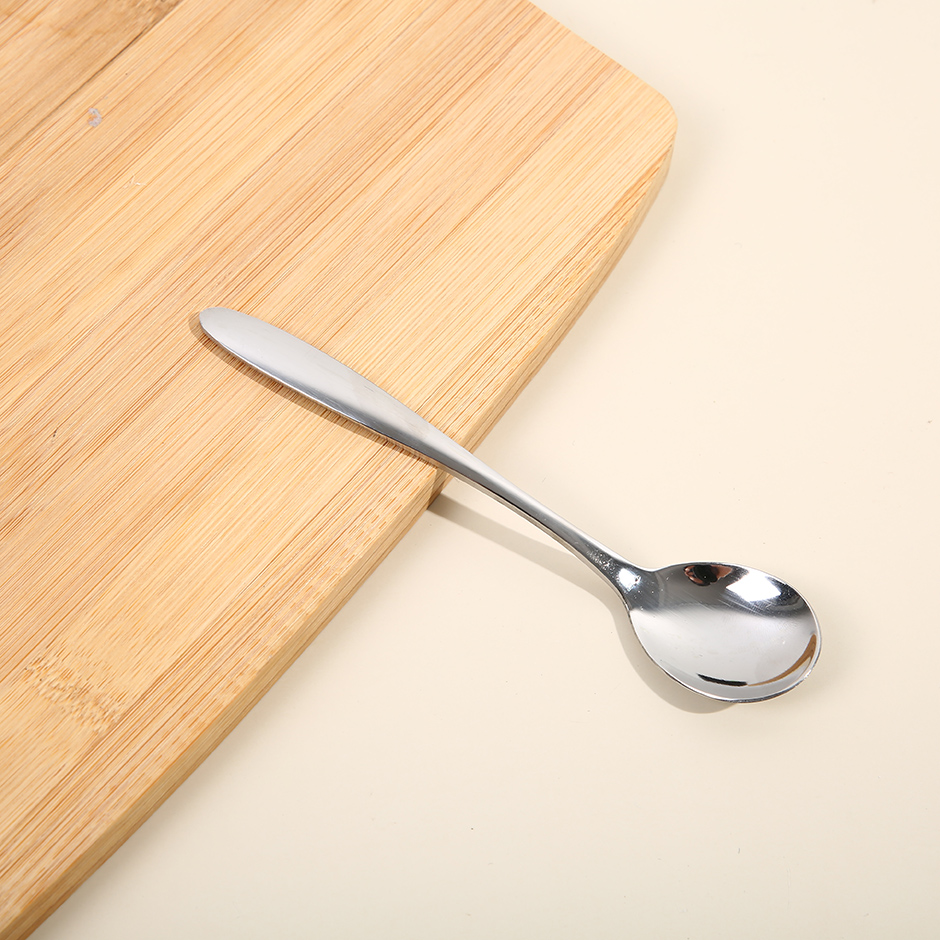 Delicate No.5 round spoon-430