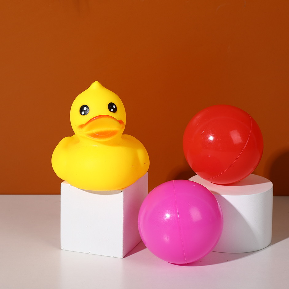 3Y203flat beak duck water toy