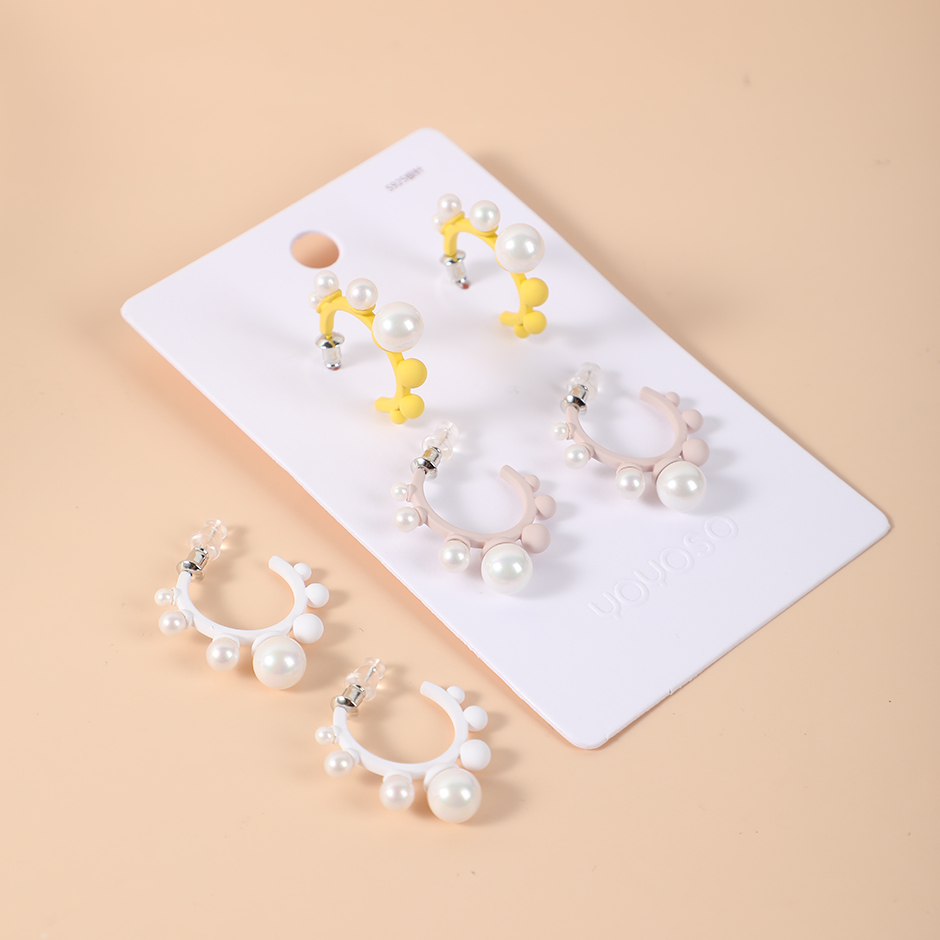 Creative C letter beads earrings