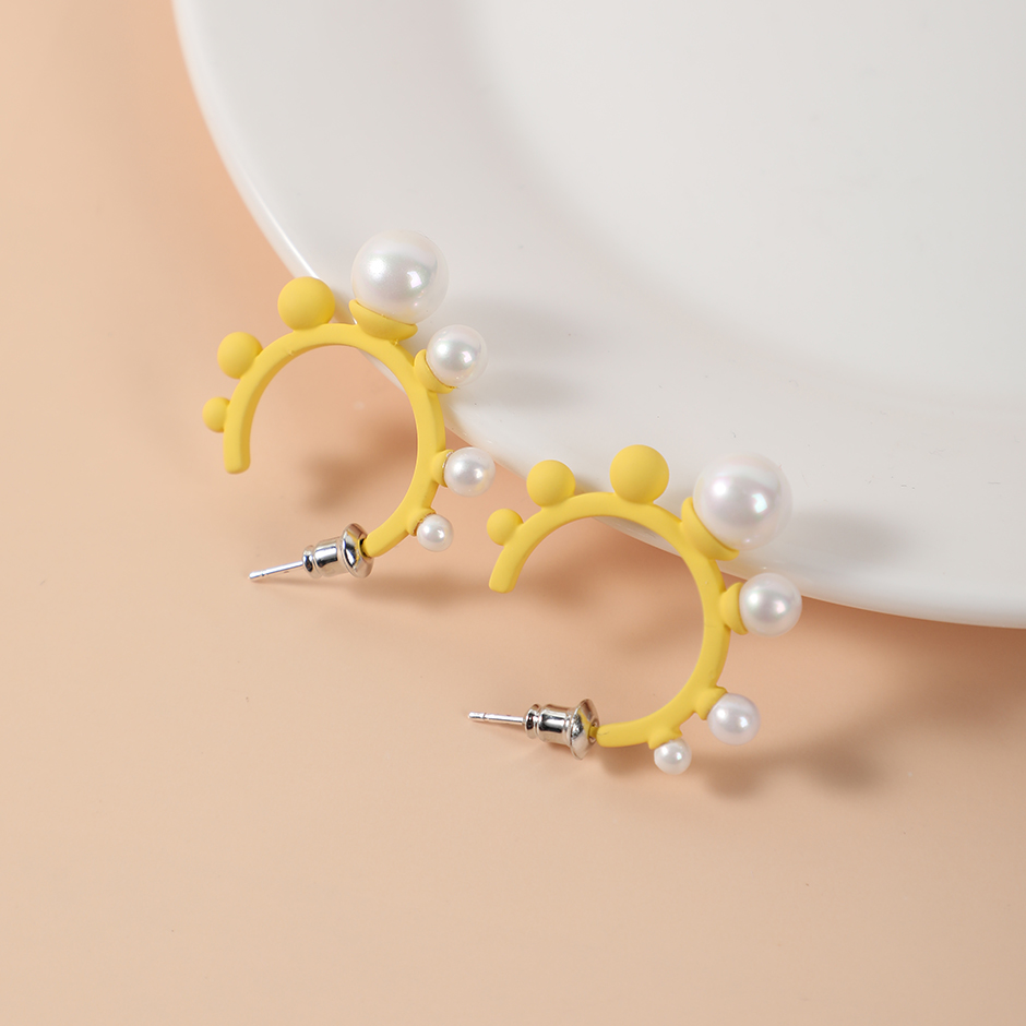 Creative C letter beads earrings