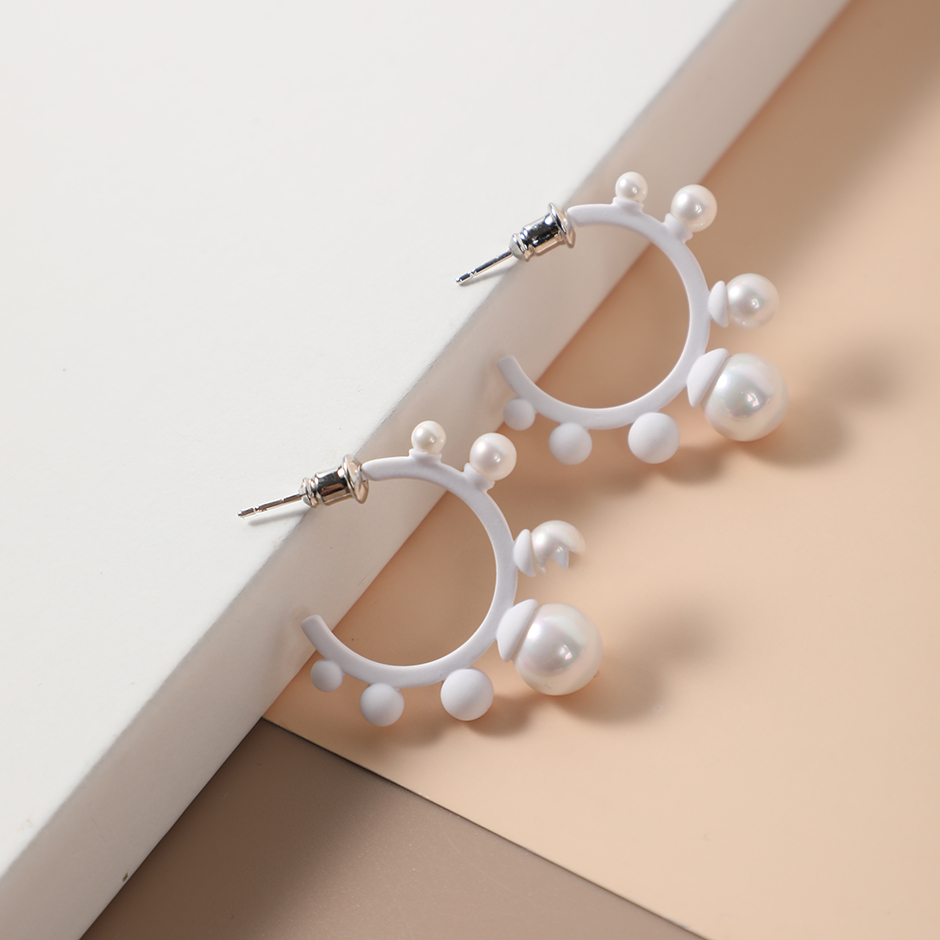 Creative C letter beads earrings