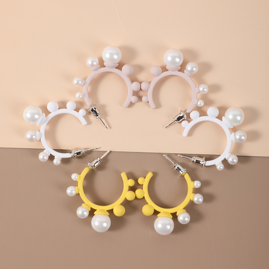 Creative C letter beads earrings
