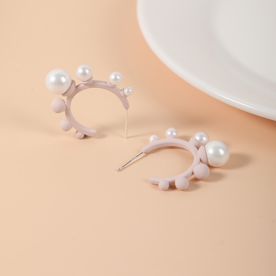 Creative C letter beads earrings