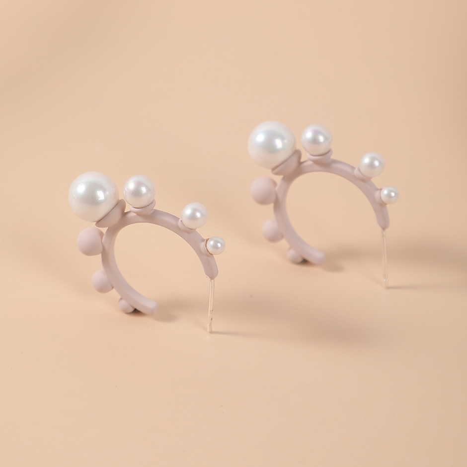 Creative C letter beads earrings