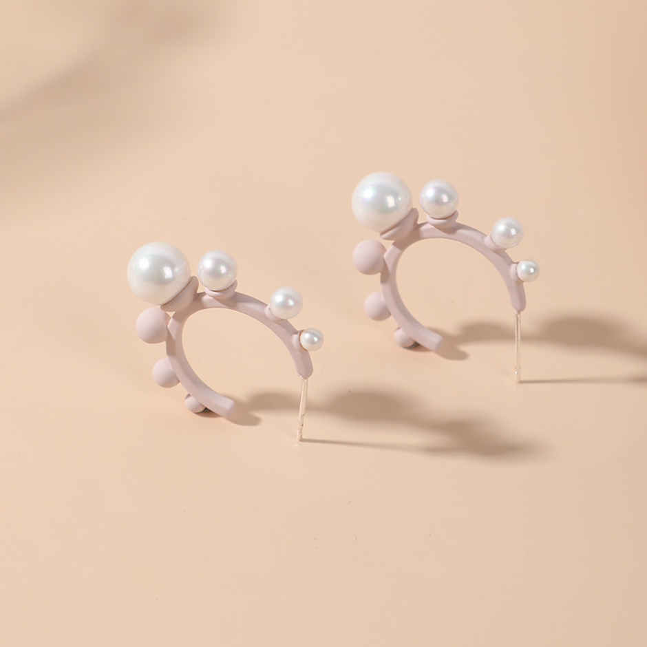 Creative C letter beads earrings